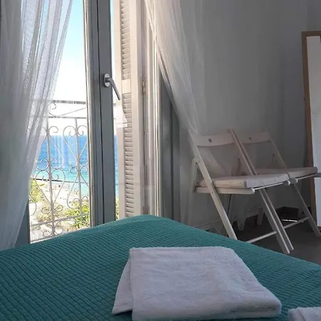 Seaside Serenade 1, 埃尔莫波利斯