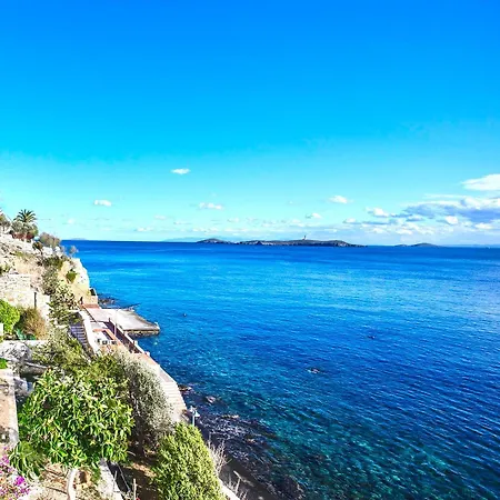 Seaside Serenade 1, 公寓 *