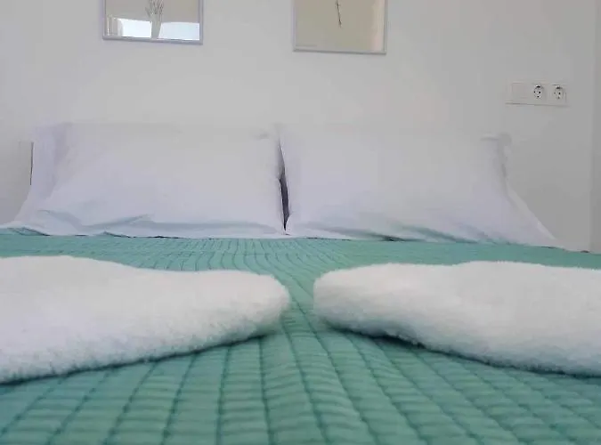 Seaside Serenade 1, Apartament Ermupoli